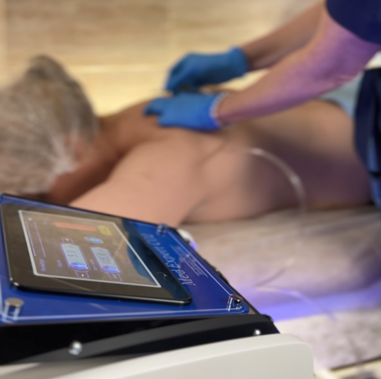 Пока одни терпят боль, другие избавляются от нее современными методами